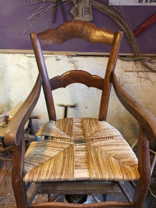 fauteuil-rempaillage-nimes-paillage.jpg9