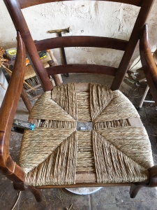 rempaillage-de-fauteuil-nimes.jpg9